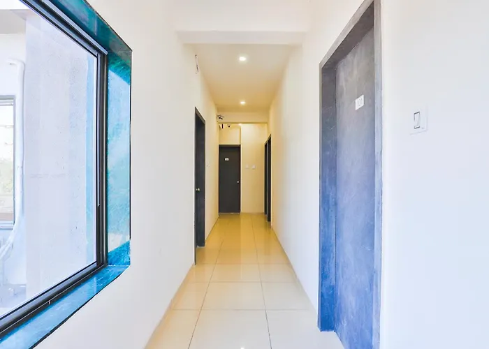Nova Hotel New Crossroad Rajkot